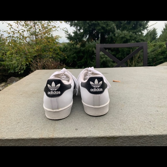 Adidas superstars - Picture 2 of 3